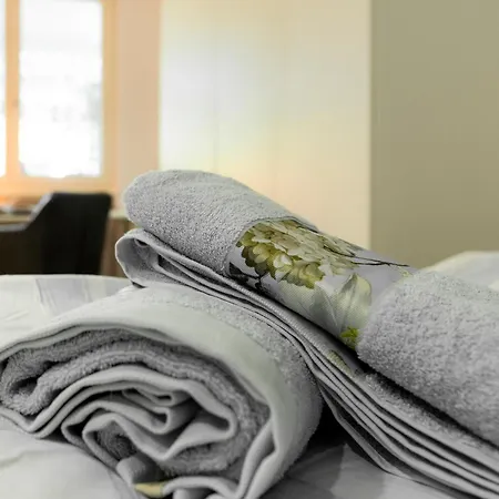 Idyllische Wohnung, Nahe Zentrum Und Apartman *