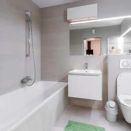 Idyllische Wohnung, Nahe Zentrum Und Apartman *