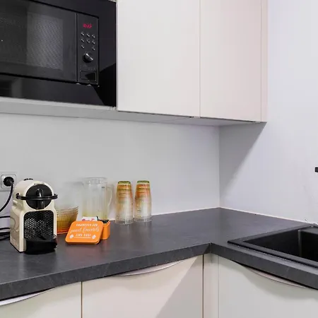 Idyllische Wohnung, Nahe Zentrum Und Apartman *